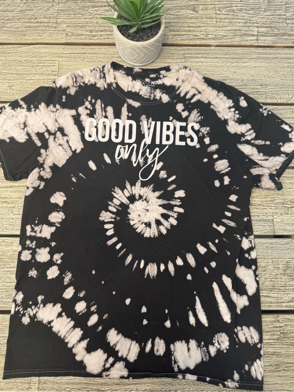 Women's Fashion Nova Good Vibes Only Black & Bleach Tie-Dye Tee, Size Large